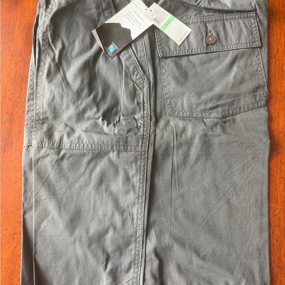 NWT Geoffrey Beene Men's Charcoal Gray Cargo Shorts